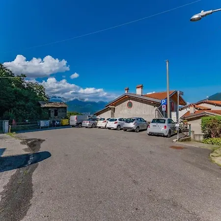 Eagle House, Vista Pazzesca