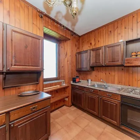 Eagle House, Vista Lago Pazzesca Holiday home *